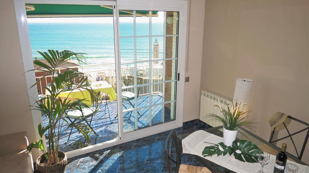 Bianca Seaview & Beach Apartment Montgat Extérieur photo